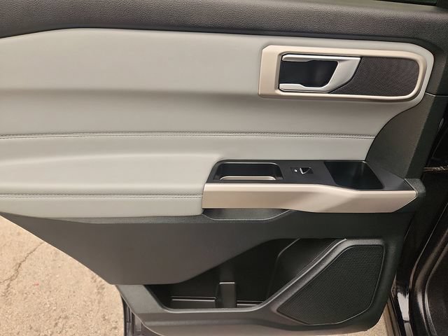Certified 2023 Ford Explorer XLT w/ Equipment Group 202A AWD/4WD image 27
