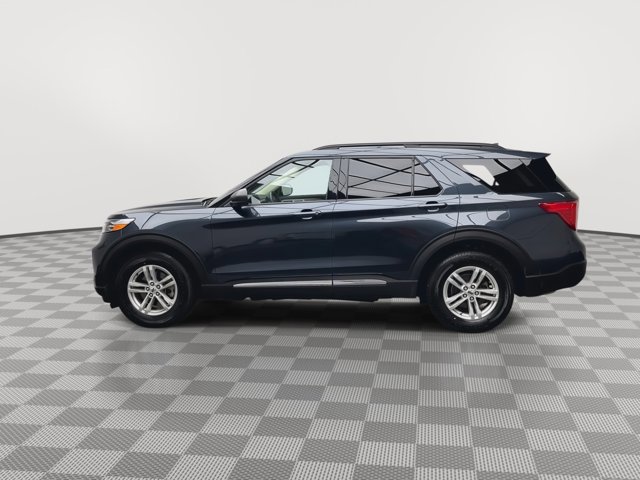 Certified 2022 Ford Explorer XLT w/ Equipment Group 202A AWD/4WD image 39