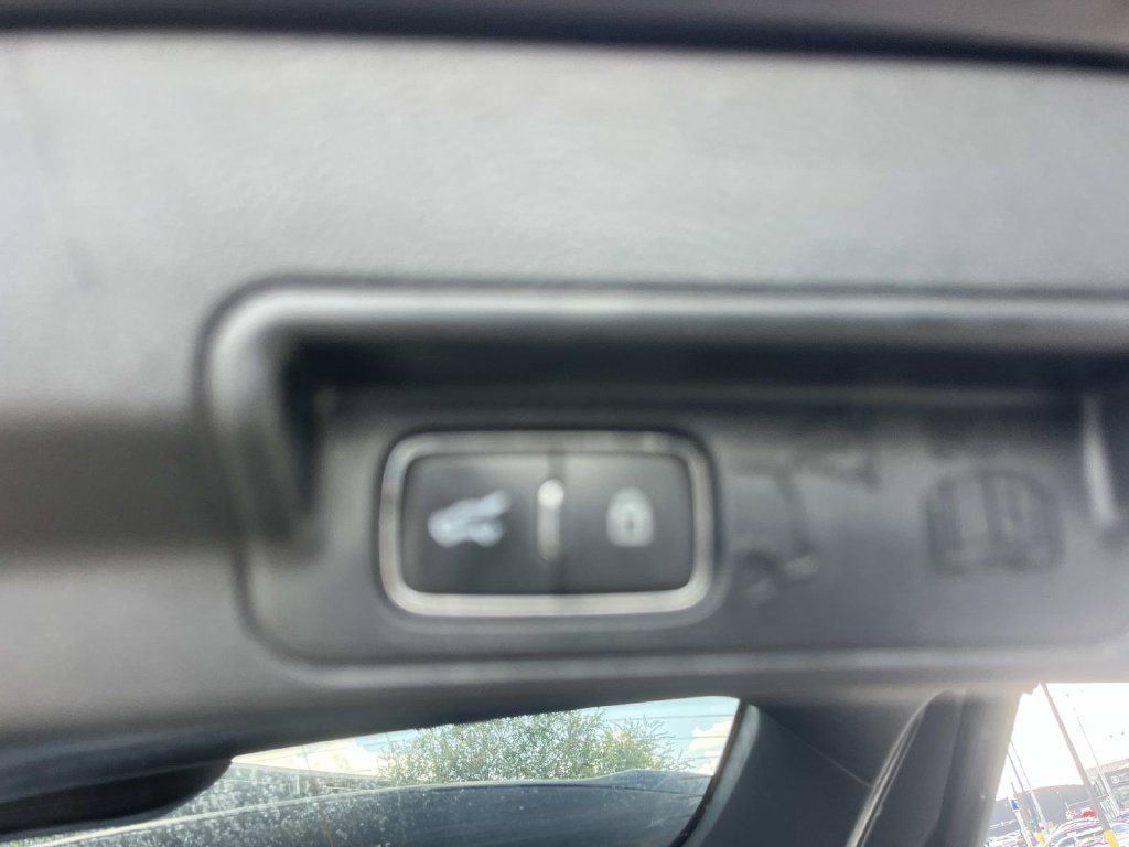 Certified 2022 Ford Explorer XLT RWD image 16