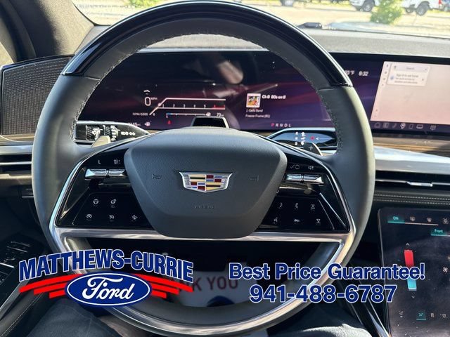 Used 2025 Cadillac Escalade ESV Premium Luxury w/ LPO, Floor Liner Package RWD image 16