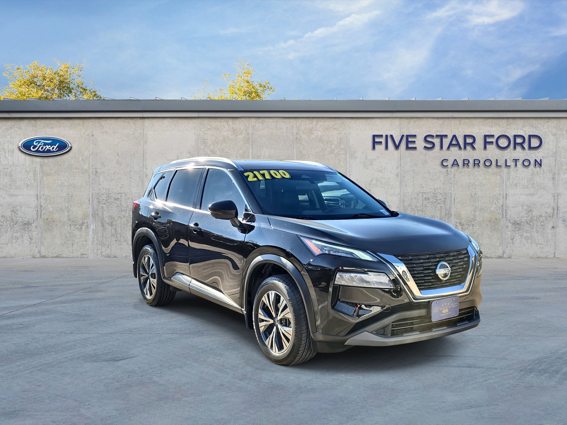 Used 2021 Nissan Rogue SV w/ Premium Package image 1