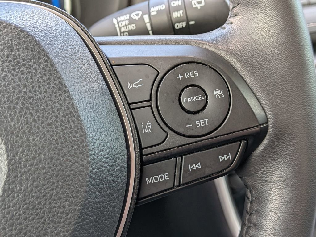 Used 2023 Toyota RAV4 XLE Premium image 27