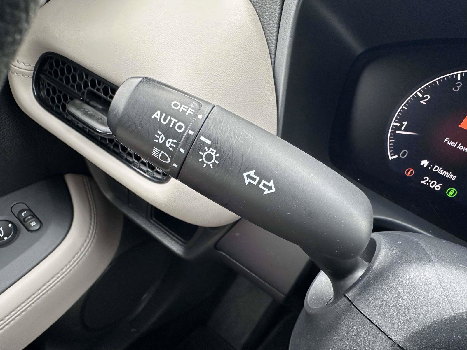 Used 2023 Honda HR-V LX image 19