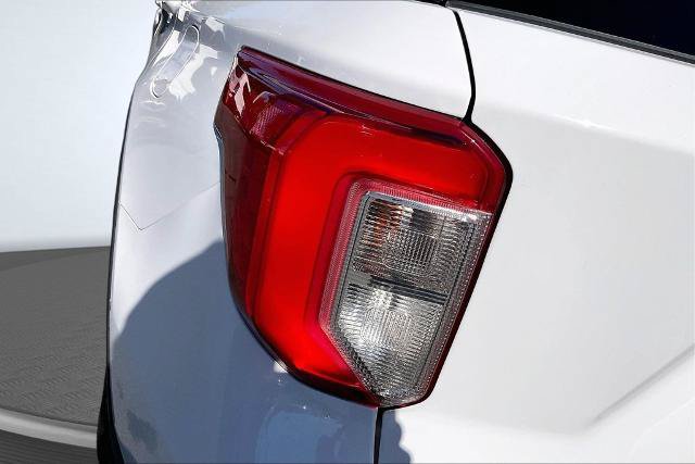 Certified 2022 Ford Explorer XLT w/ Equipment Group 202A RWD image 31