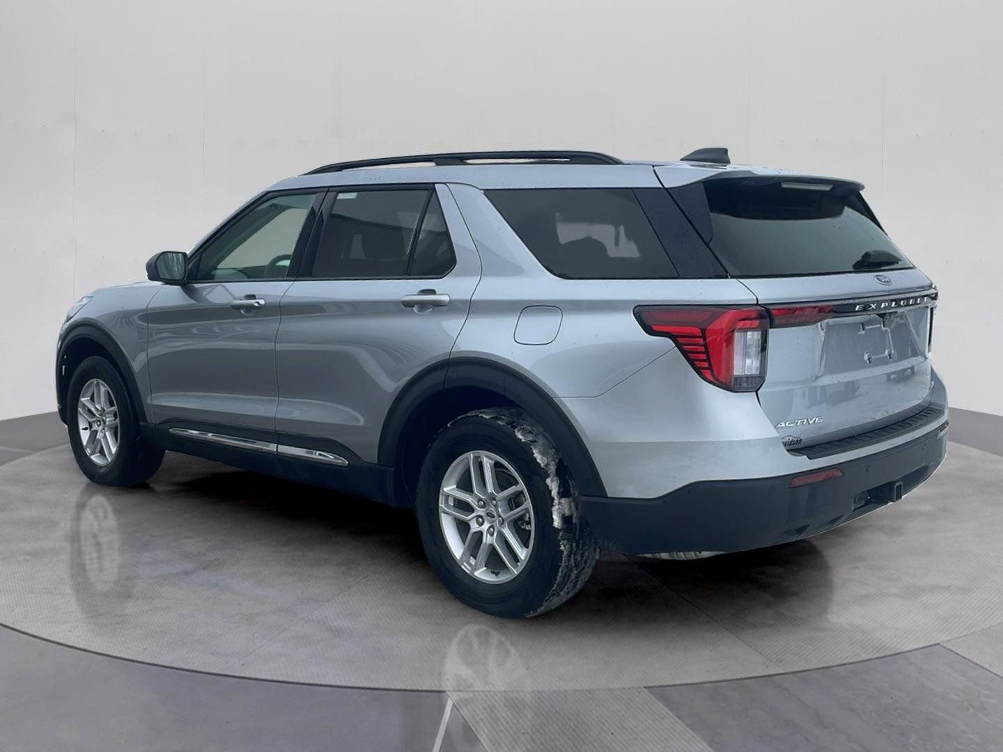 Certified 2025 Ford Explorer Active AWD/4WD image 3