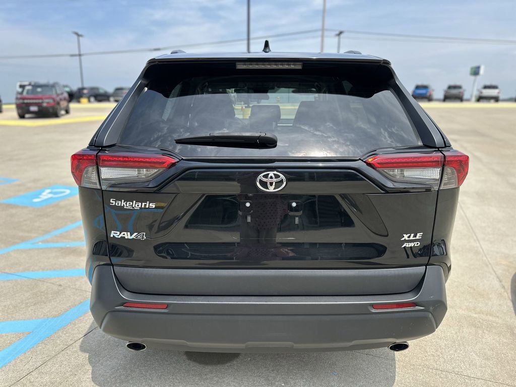 Used 2023 Toyota RAV4 XLE image 3