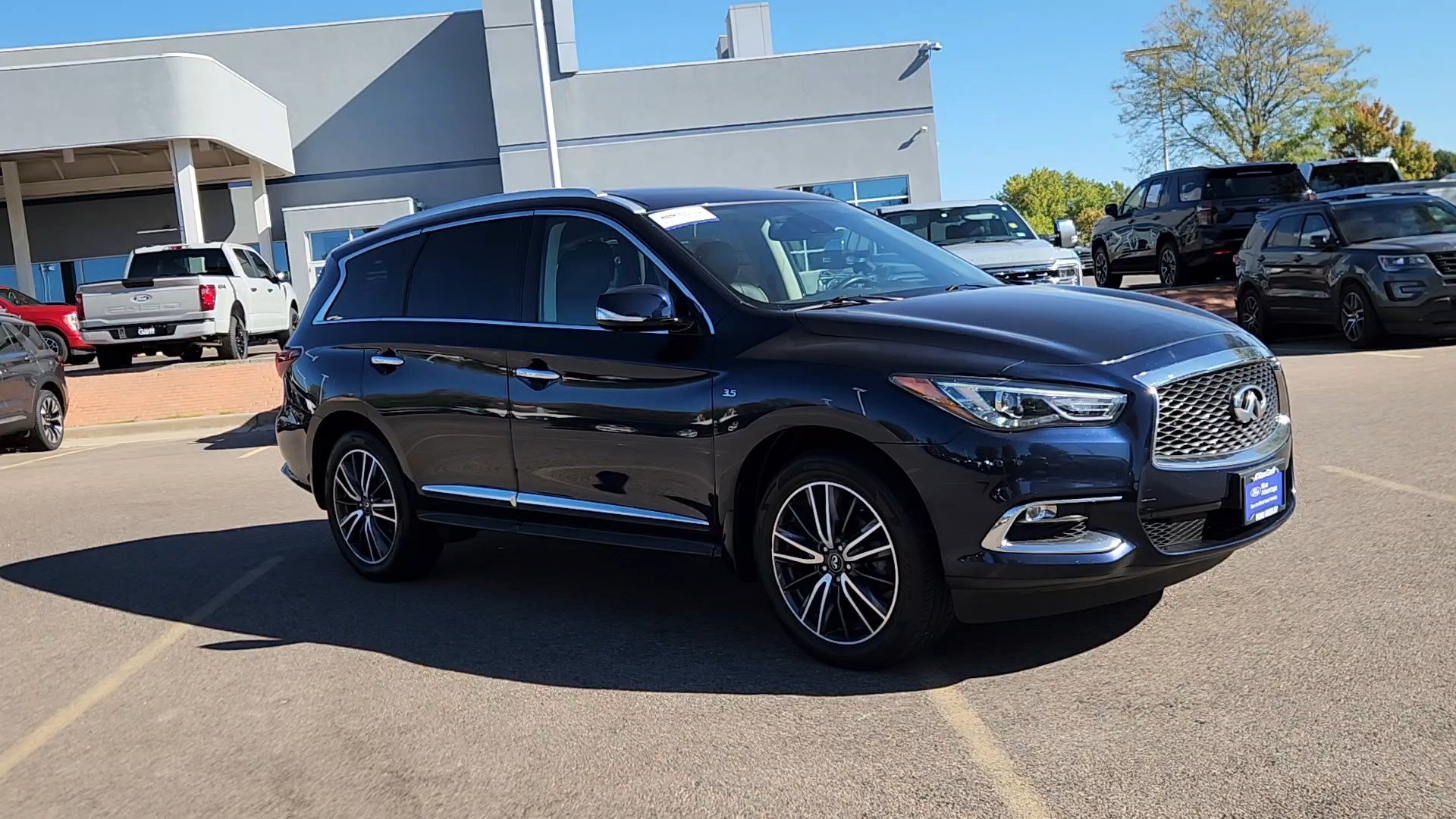 Used 2020 INFINITI QX60 Luxe w/ Essential Package AWD/4WD image 8