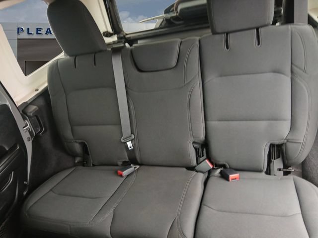 Used 2021 Jeep Wrangler Unlimited Sport AWD/4WD image 13