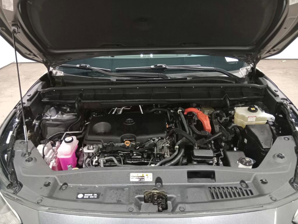 Used 2021 Toyota Highlander XLE image 12