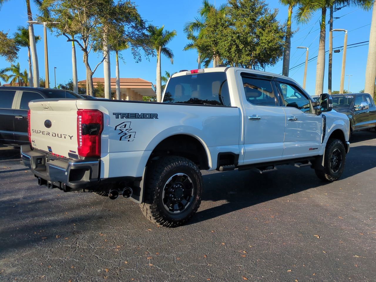 Certified 2025 Ford F350 Lariat w/ Tremor Off-Road Package image 4