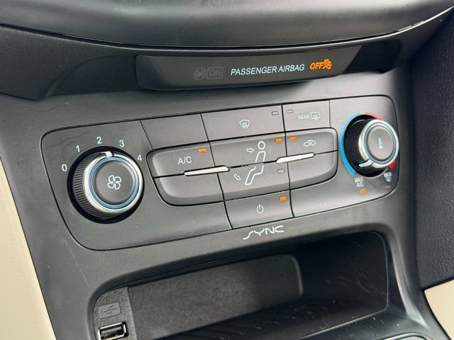 Certified 2018 Ford Focus SE FWD image 25
