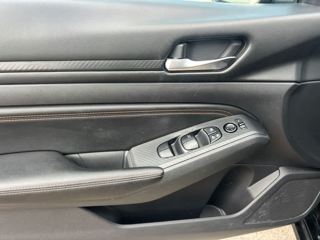 Used 2020 Nissan Altima 2.5 SR FWD image 10
