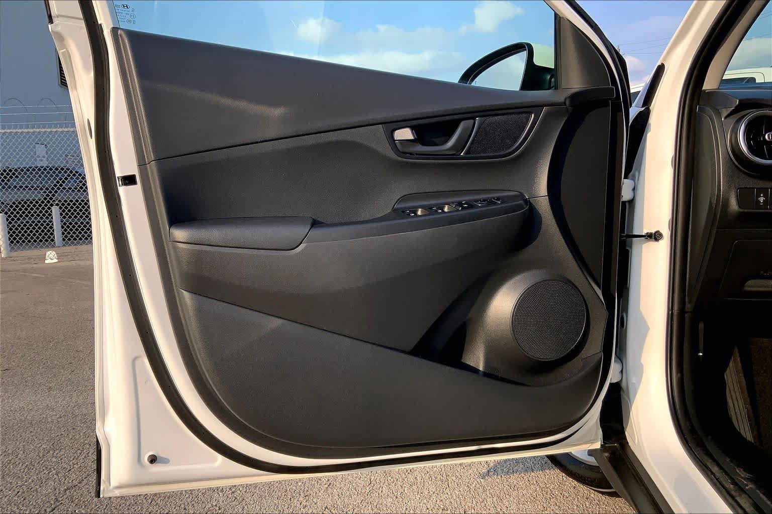 Used 2022 Hyundai Kona SEL FWD image 22