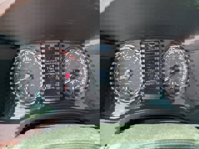 Used 2023 Toyota Tacoma TRD Off-Road w/ Technology Package AWD/4WD image 18