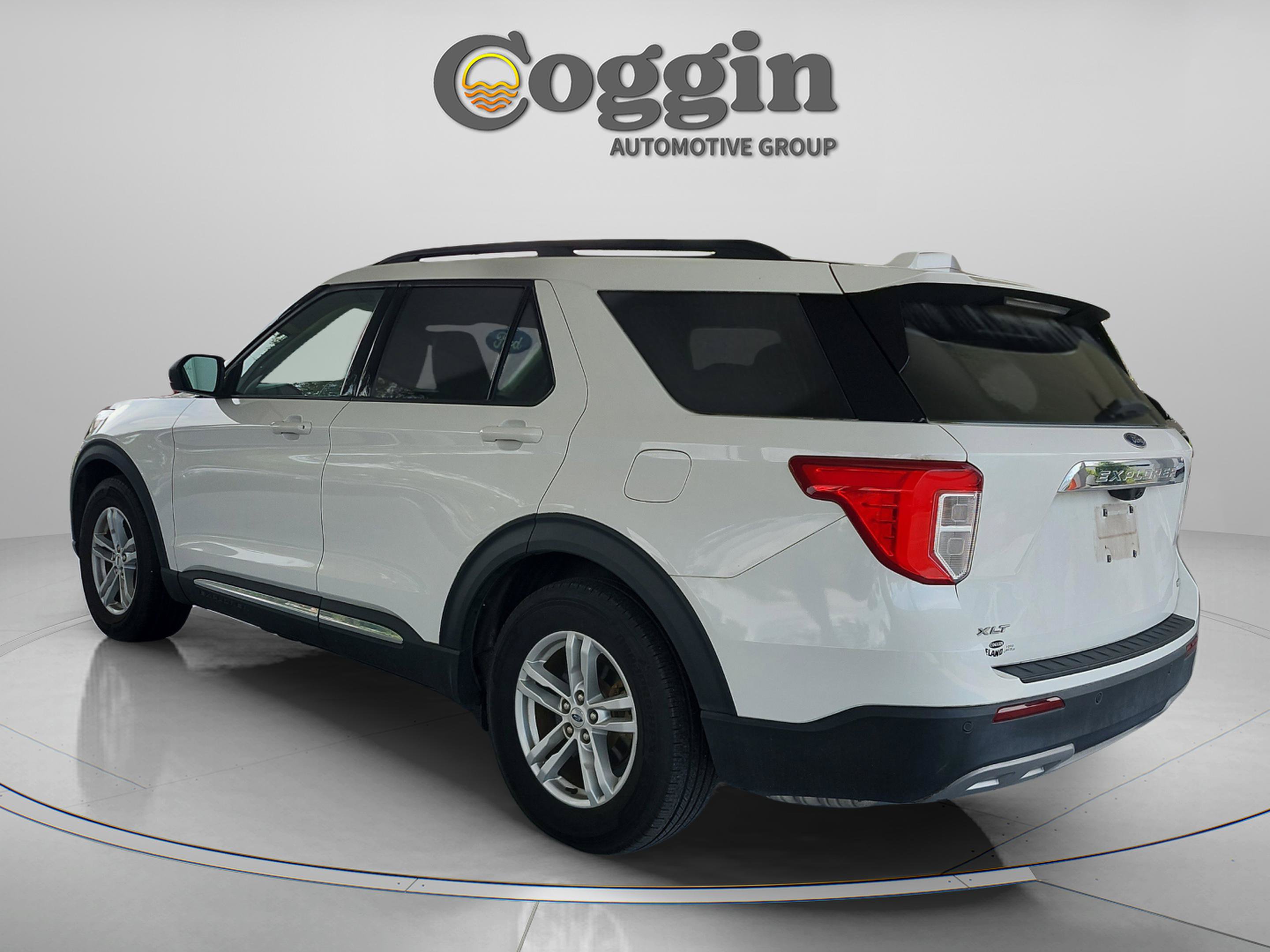 Certified 2020 Ford Explorer XLT w/ Equipment Group 202A RWD image 3