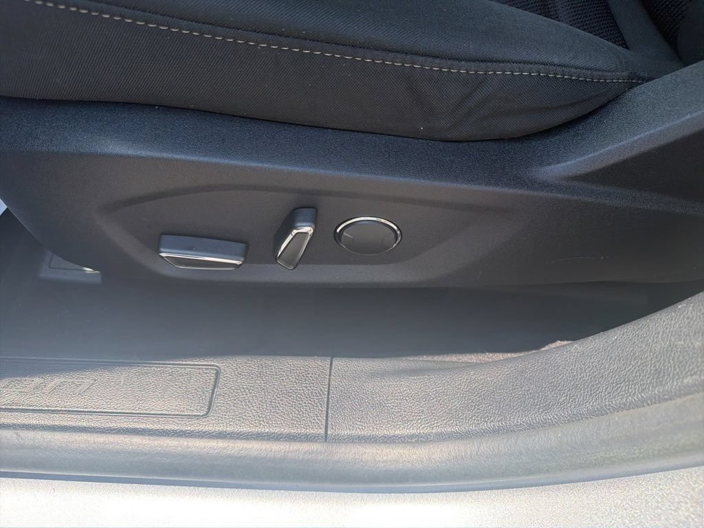 Certified 2020 Ford Fusion SE FWD image 24