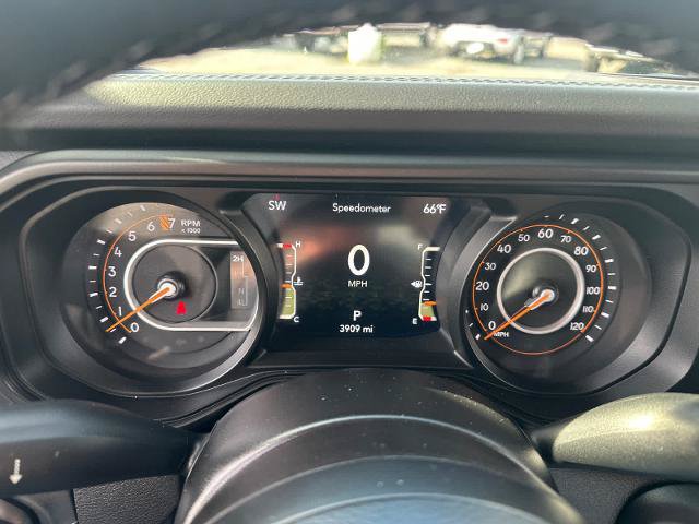 Used 2025 Jeep Gladiator Sport AWD/4WD image 18