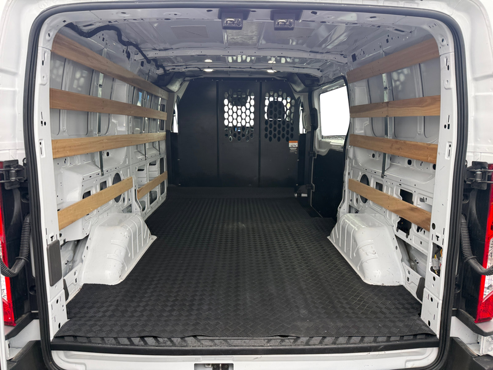 Certified 2025 Ford Transit 250 Low Roof w/ Exterior Upgrade Package RWD image 17