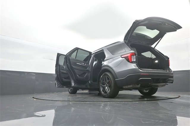 Certified 2025 Ford Explorer ST-Line w/ Premium Package image 40