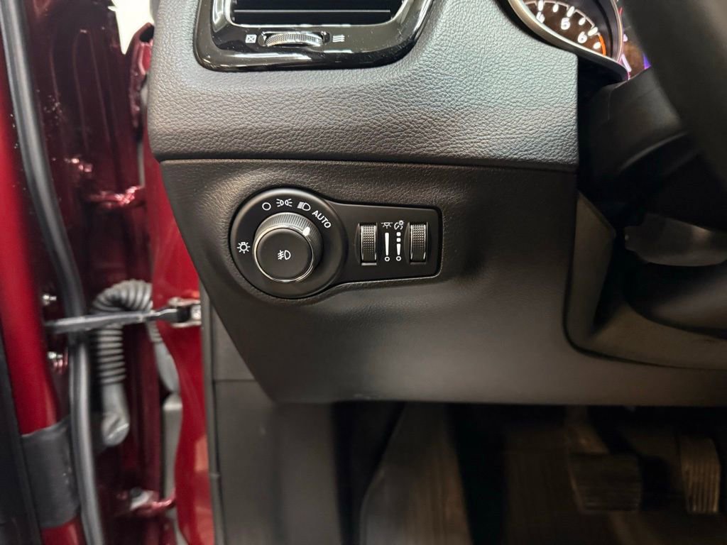 Used 2021 Jeep Compass Latitude image 24