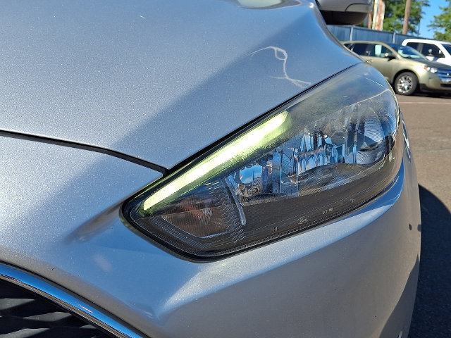 Certified 2018 Ford Focus SEL FWD image 9