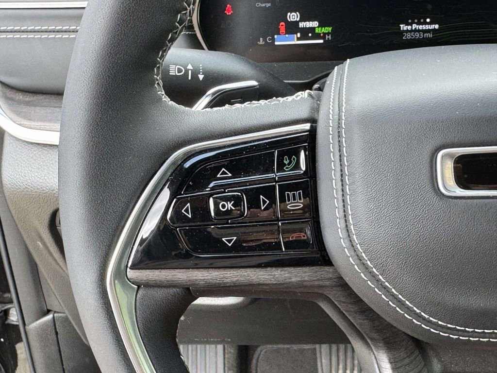 Used 2022 Jeep Grand Cherokee Overland AWD/4WD image 9