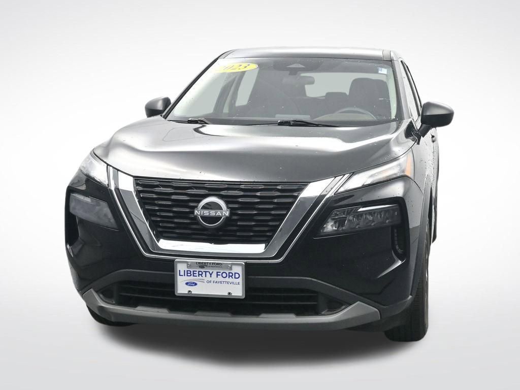 Used 2023 Nissan Rogue S AWD/4WD image 2