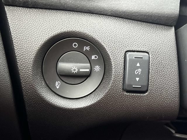 Certified 2018 Ford Fiesta Titanium FWD image 27