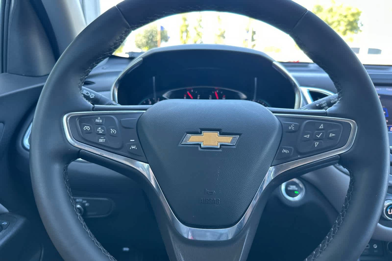 Used 2023 Chevrolet Equinox LT w/ Driver Convenience Package FWD image 24