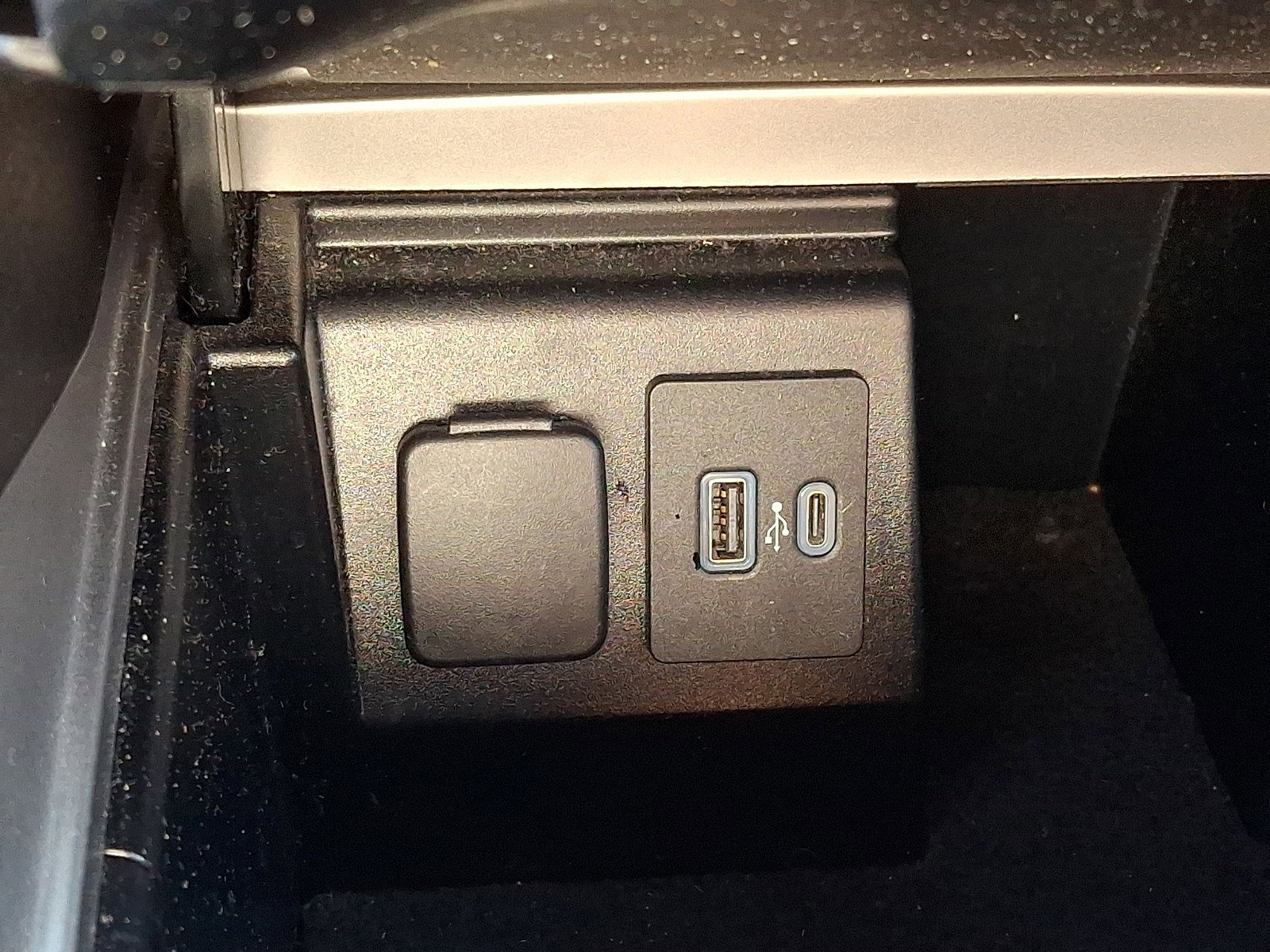 Certified 2021 Ford Explorer ST w/ Equipment Group 401A image 23