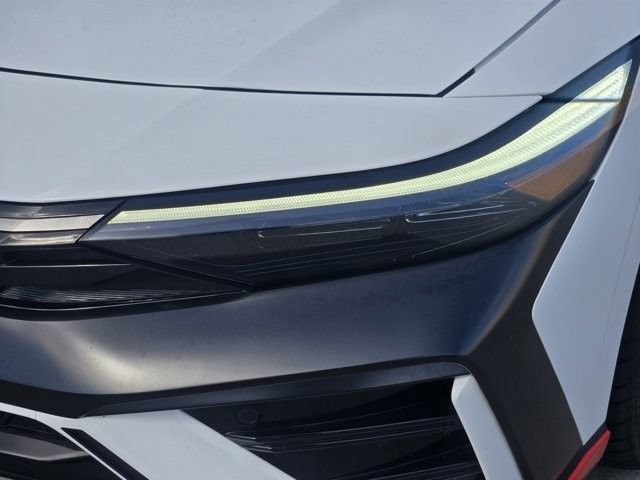 Used 2025 Hyundai Elantra N FWD image 9