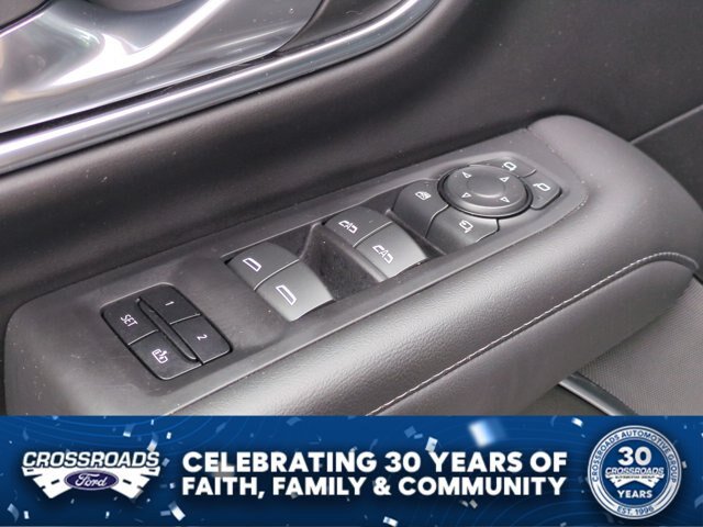 Used 2023 Chevrolet Tahoe Z71 w/ Luxury Package AWD/4WD image 14