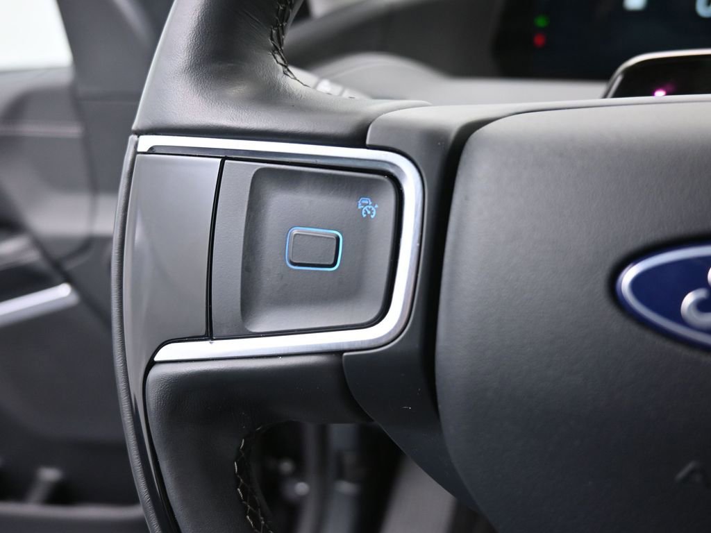 Certified 2025 Ford Expedition Max Platinum image 31