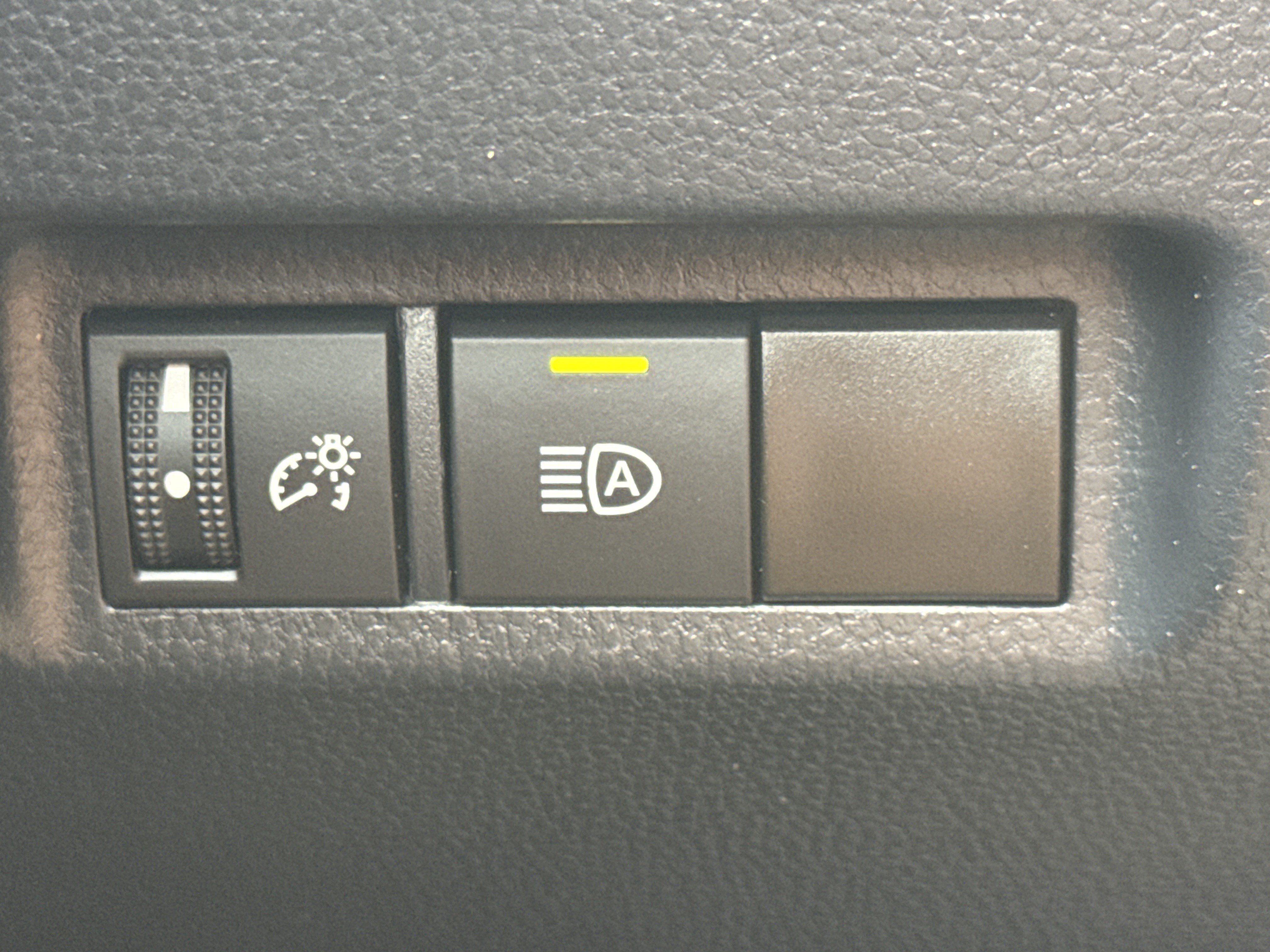 Used 2023 Toyota RAV4 LE AWD/4WD image 21