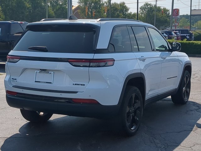 Used 2023 Jeep Grand Cherokee Limited w/ Luxury Tech Group II AWD/4WD image 4