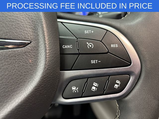 Used 2023 Chrysler Pacifica Touring-L FWD image 18