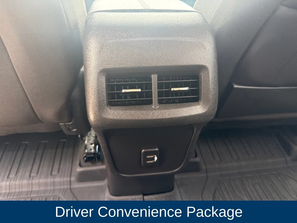 Used 2024 GMC Terrain SLE w/ Driver Convenience Package FWD image 16