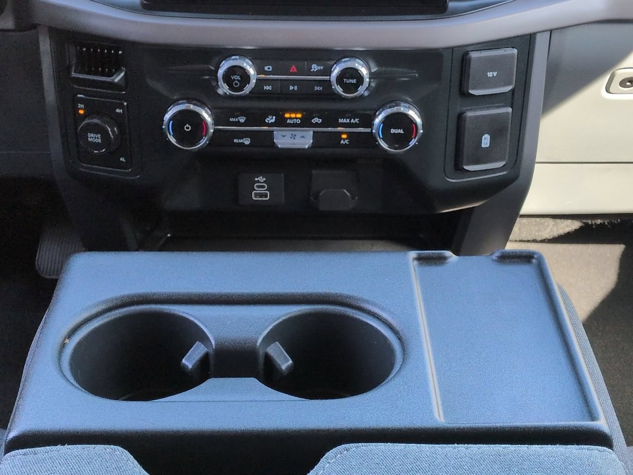 Certified 2025 Ford F150 XLT w/ Equipment Group 301A Standard AWD/4WD image 19