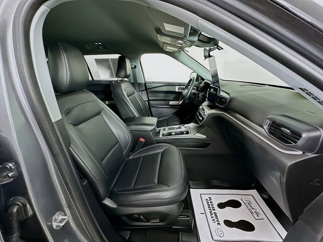 Certified 2022 Ford Explorer XLT w/ Equipment Group 202A image 35