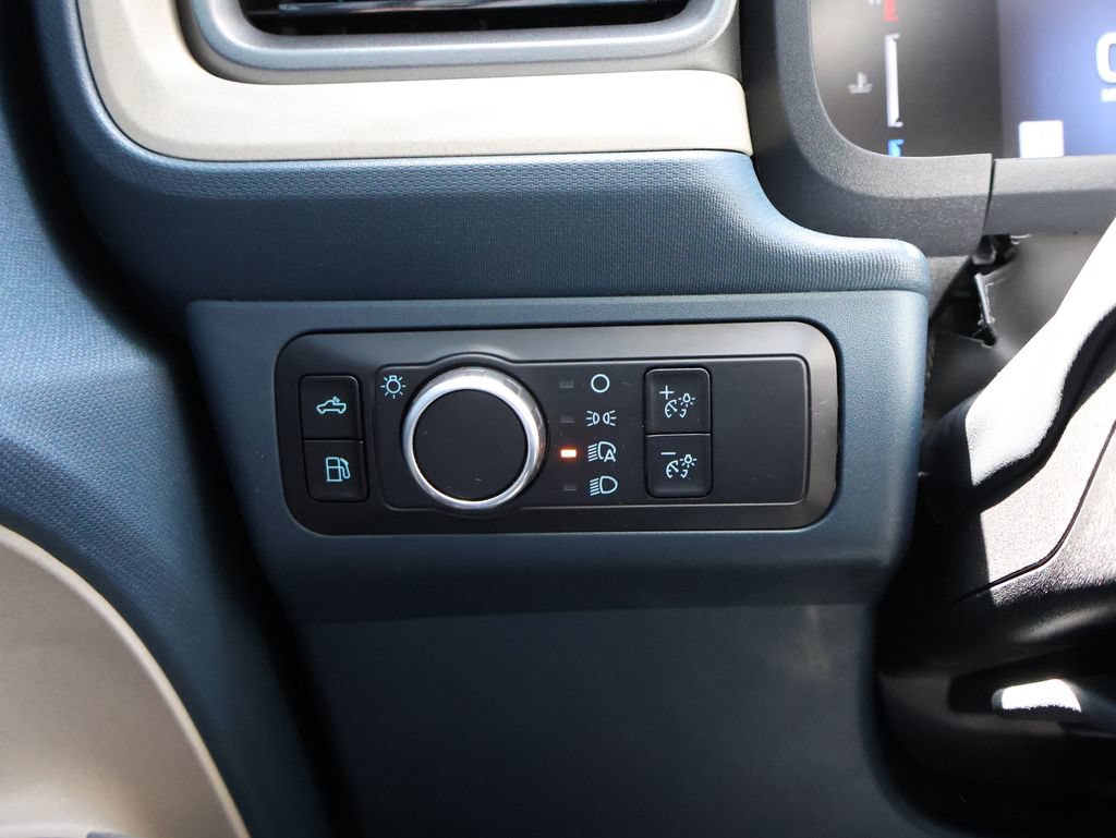 Certified 2025 Ford Maverick Lariat AWD/4WD image 31