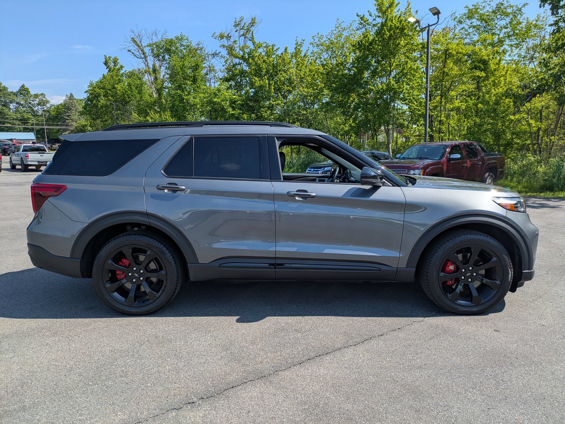 Certified 2024 Ford Explorer ST w/ Equipment Group 401A AWD/4WD image 2