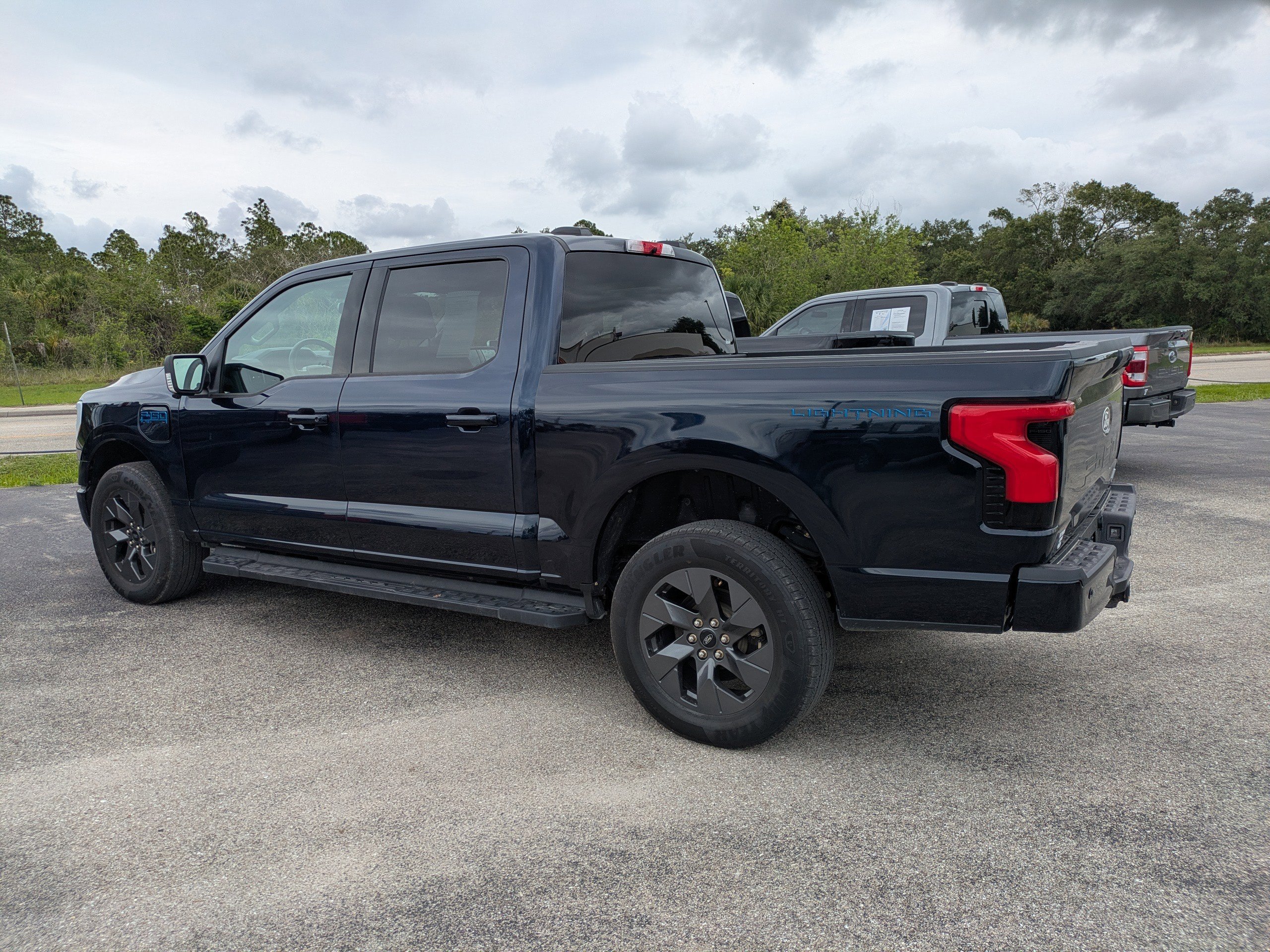 Certified 2025 Ford F150 Lightning Flash AWD/4WD image 6