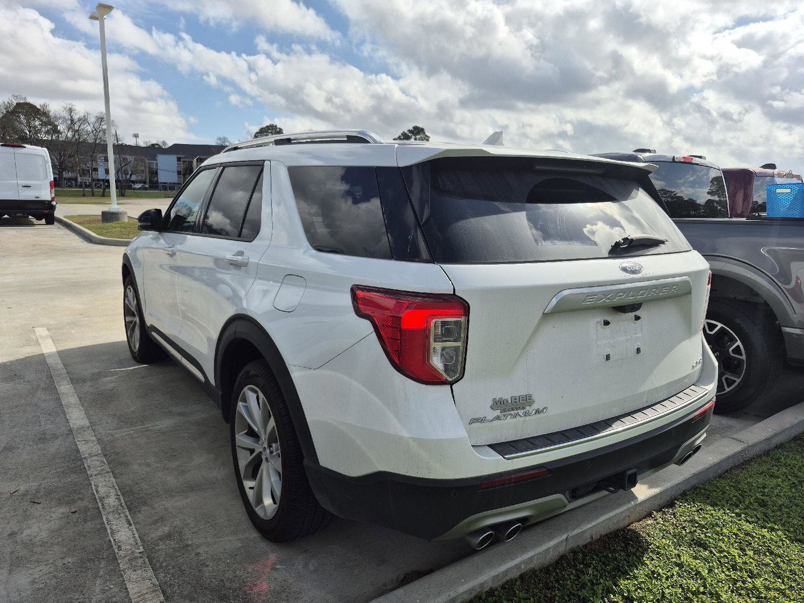 Certified 2023 Ford Explorer Platinum w/ Technology Package image 2