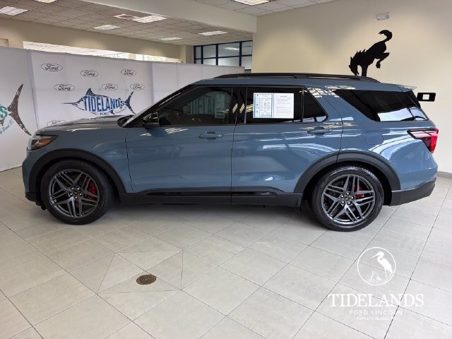 Certified 2025 Ford Explorer ST AWD/4WD image 5
