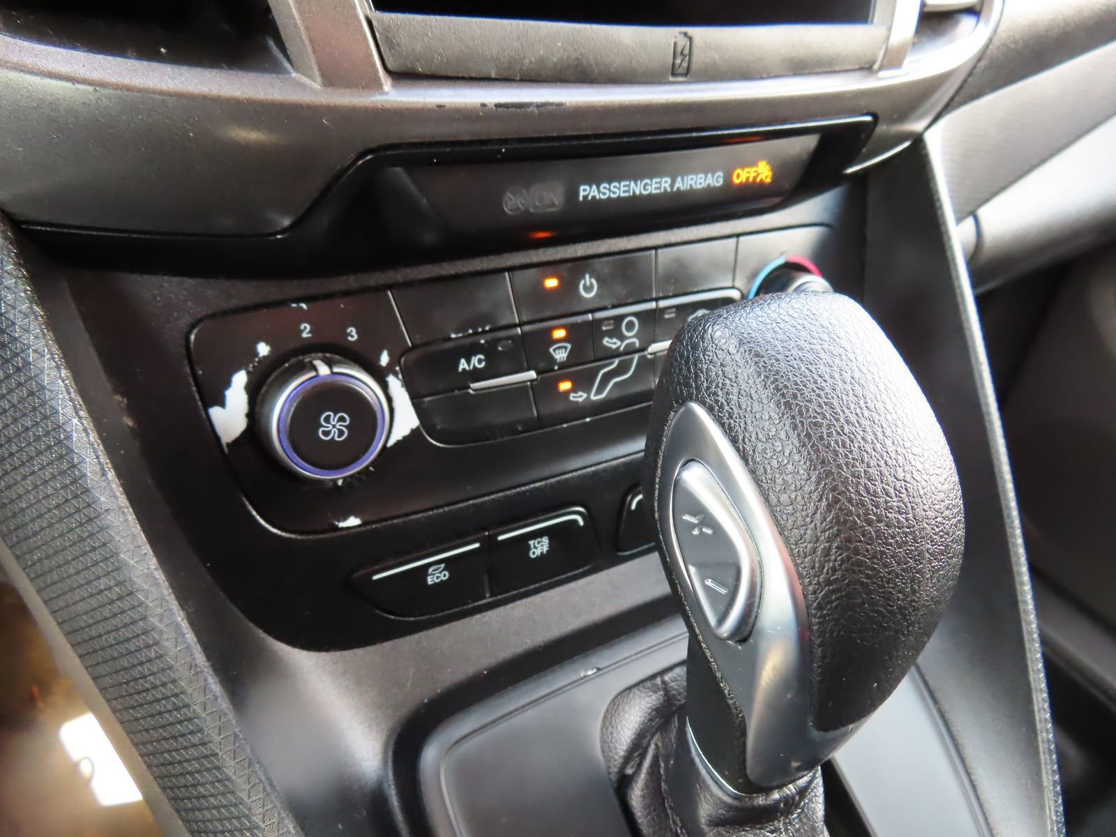 Certified 2020 Ford Transit Connect XL image 23