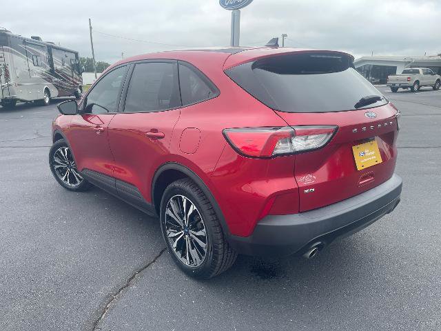 Certified 2022 Ford Escape SE w/ SE Sport Appearance Package FWD image 6