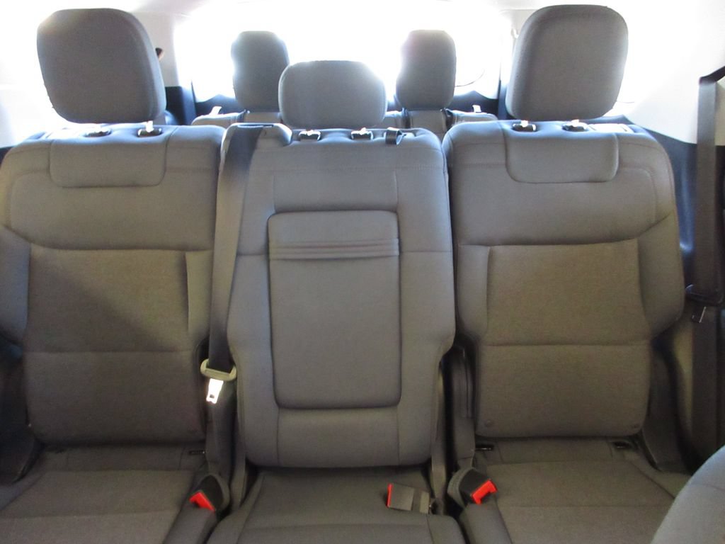 Certified 2025 Ford Explorer Active RWD image 24