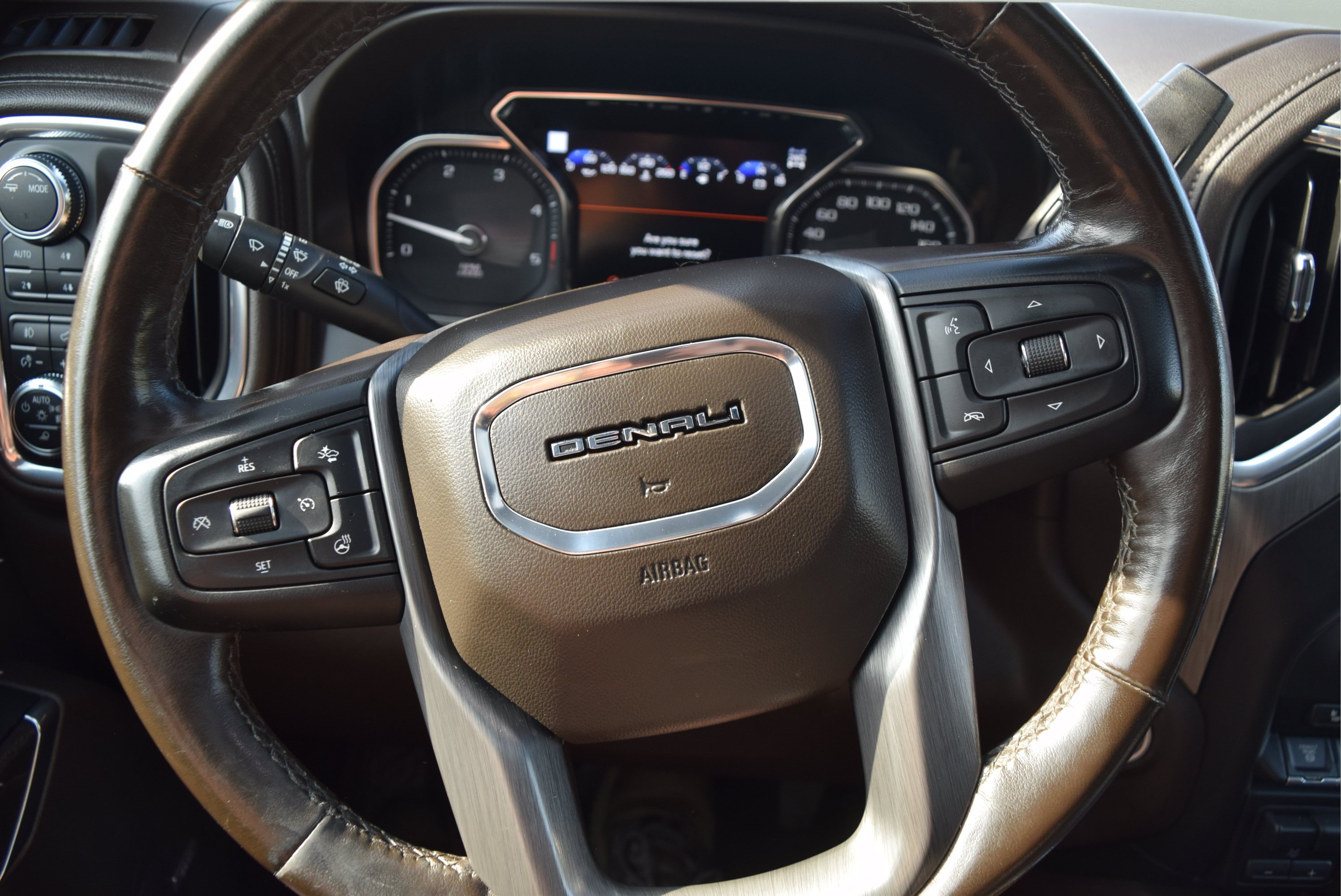 Used 2022 GMC Sierra 2500 Denali w/ Denali Ultimate Package AWD/4WD image 14