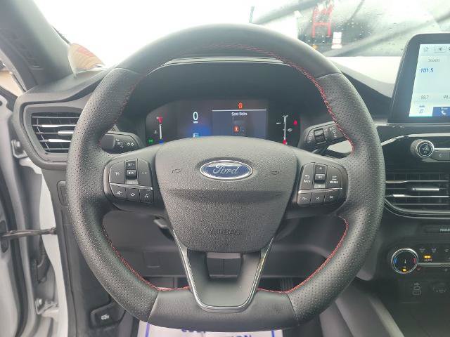 Certified 2025 Ford Escape ST-Line Select AWD/4WD image 19