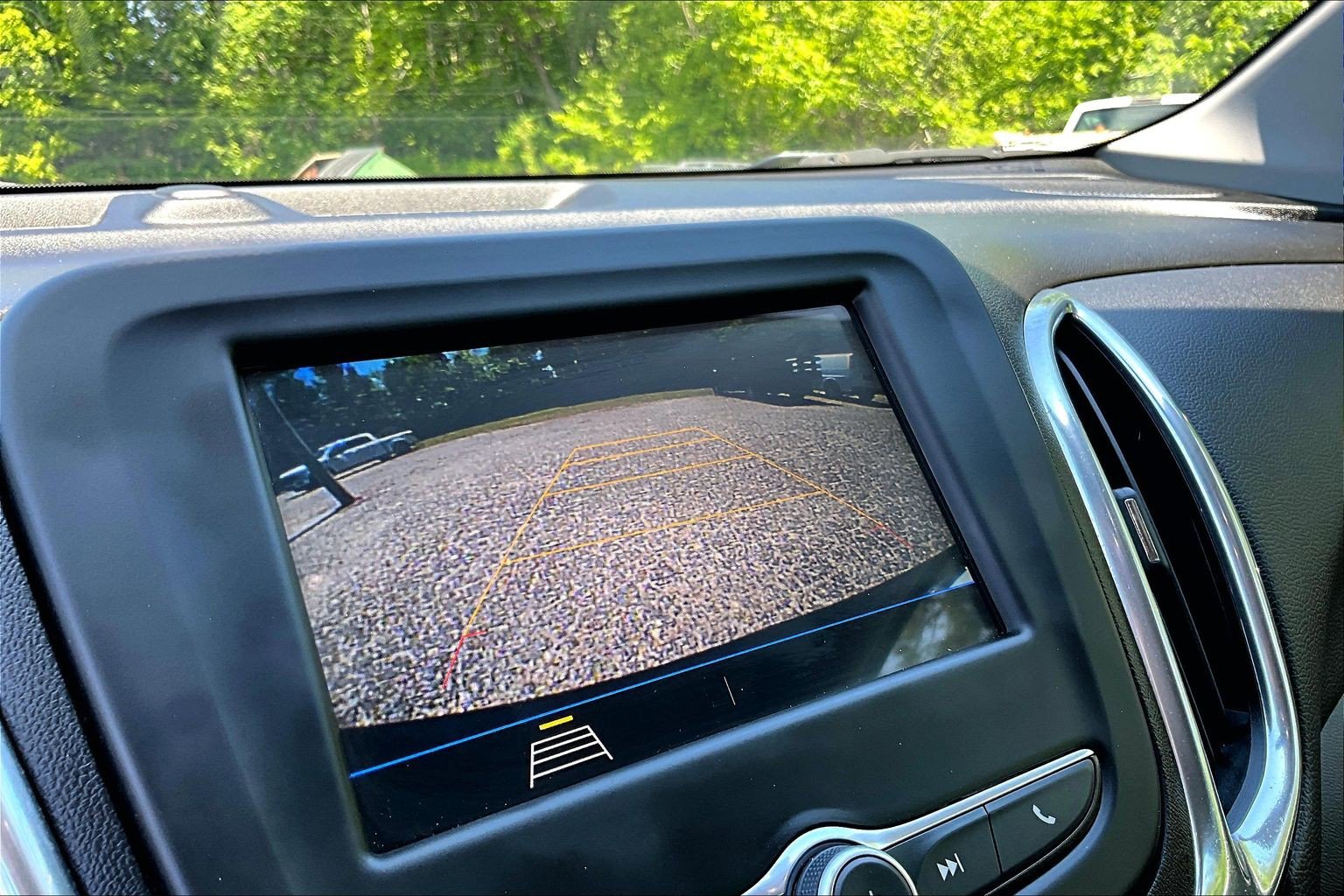 Used 2019 Chevrolet Equinox LT FWD image 23